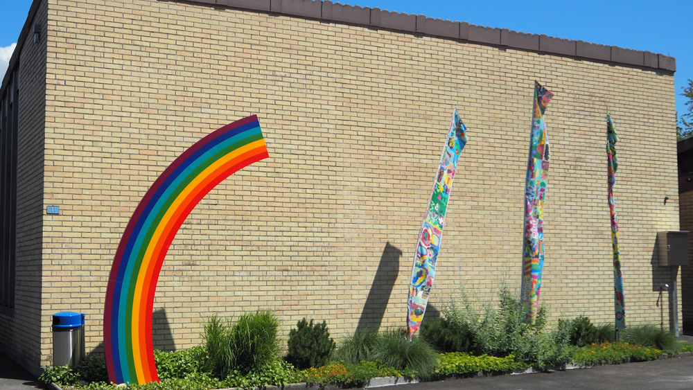 Stahlrahmen mit Alu verkleidet und farbig lackiert
