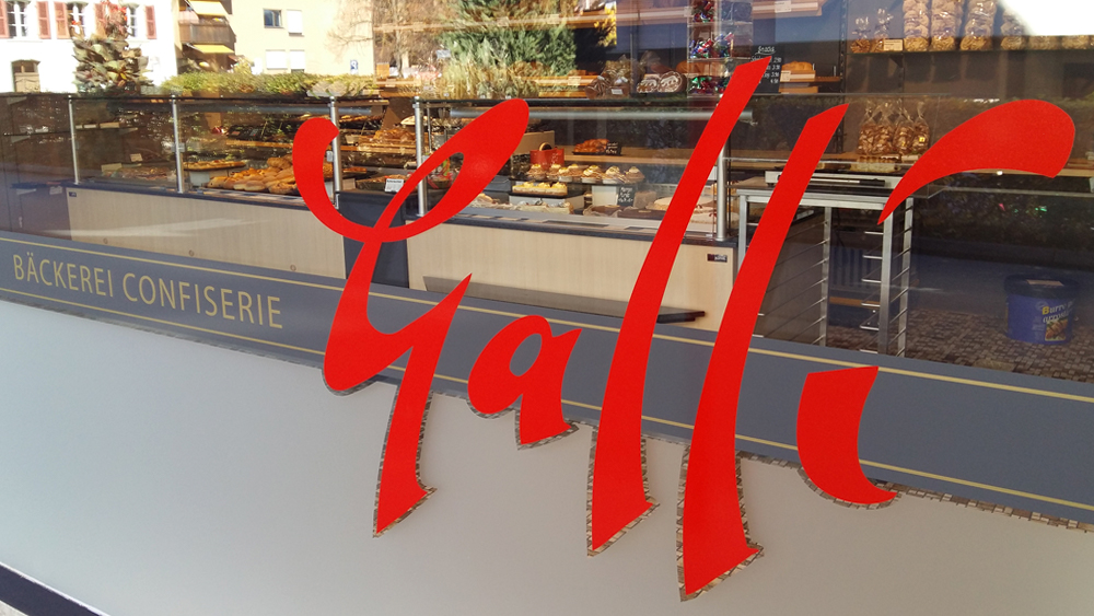 Ausführung mehrfarbig in Folie geschnitten