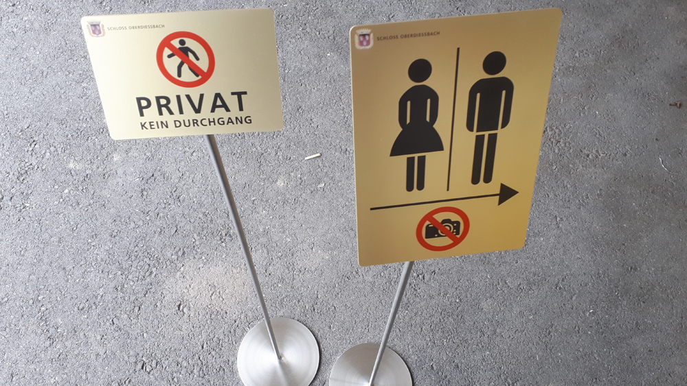 Aluminium eloxiert mit Ständer aus Chrom Nickel Stahl