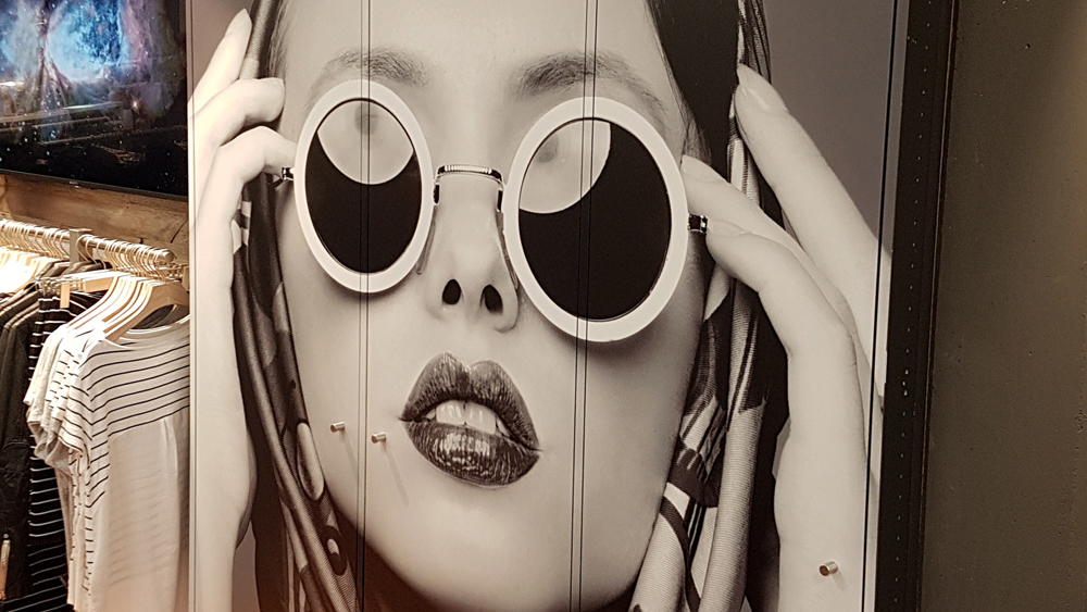 Digitaldruck 4-farbig direkt auf Schranktüren appliziert